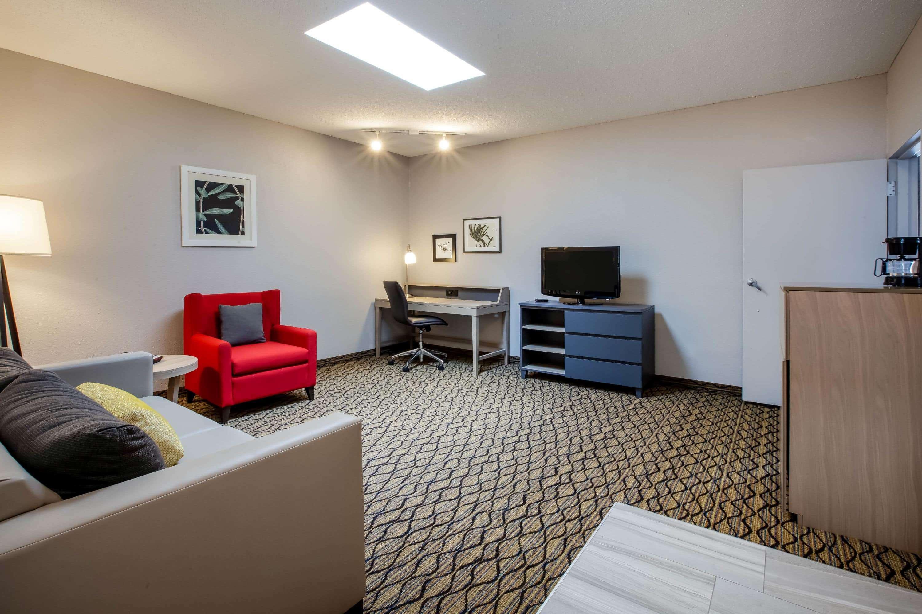 Days Inn & Suites By Wyndham Rochester Hills Mi Eksteriør bilde