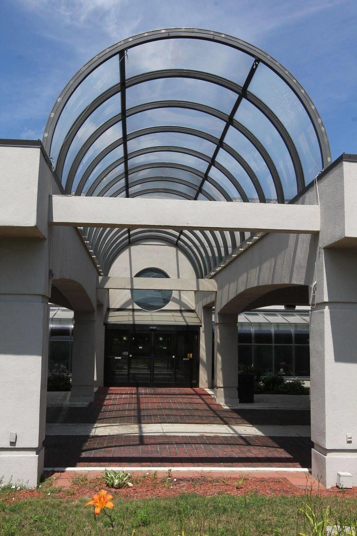 Days Inn & Suites By Wyndham Rochester Hills Mi Eksteriør bilde