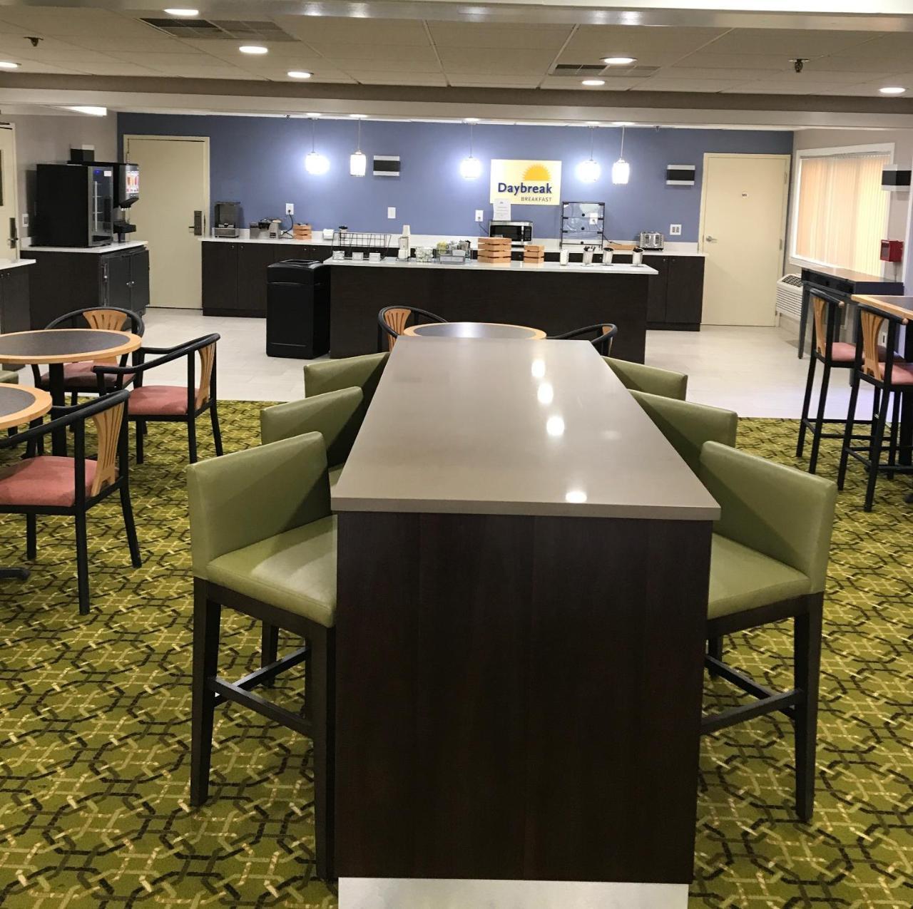 Days Inn & Suites By Wyndham Rochester Hills Mi Eksteriør bilde
