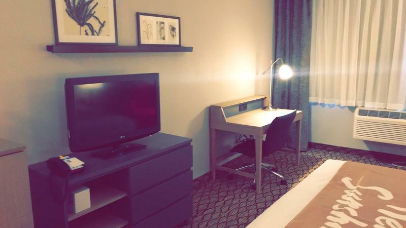 Days Inn & Suites By Wyndham Rochester Hills Mi Eksteriør bilde