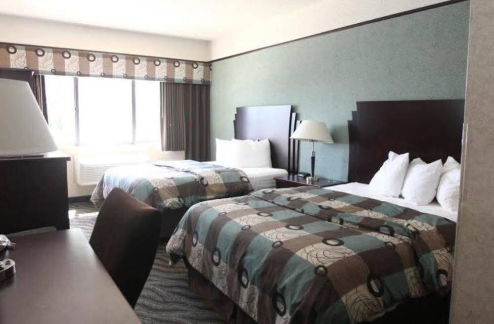 Days Inn & Suites By Wyndham Rochester Hills Mi Eksteriør bilde